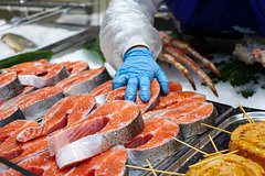 Российский депутат предложил продавать рыбу за полцены в один день недели