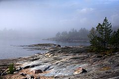 Российский гид бросил на острове туристов с детьми на руках без связи и вещей