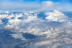 Самолет потерпел крушение рядом с аэропортом в США