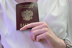 Сотрудник полиции организовал заработок на российских паспортах
