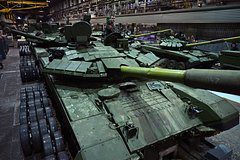 Стало известно о планах России удвоить производство танков