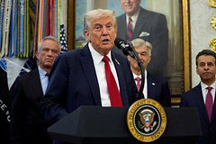 Стало известно о попавшем в сложную ловушку Трампе