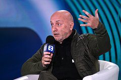 Стало известно о возможном выходе Прилепина из «СРЗП»