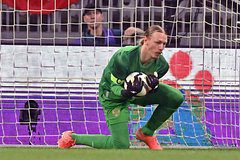 Тренер ПСЖ оценил шансы Сафонова получить место в основе команды