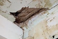 В российском городе в 70-летнем доме рухнул потолок