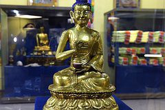 В Россию впервые доставили реликвии Будды Шакьямуни