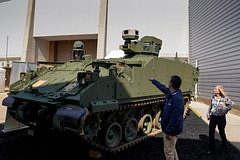 В США представили антидроновую версию нового БТР AMPV
