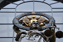 Верховный суд снял подростка с учета в полиции из-за драки в школьной раздевалке