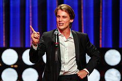 Внук Олега Янковского высказался о сравнениях с легендарным актером