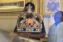 Во Франции допустили продажу украденных из Лувра драгоценностей по частям