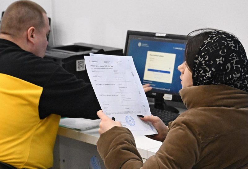 Взыскание долгов без суда, ограничение по сим-картам и контроль за оборотом спирта. С 1 ноября вступают в силу новые законы