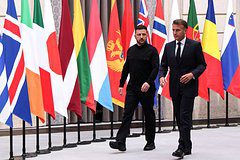 Зеленский поговорил с Макроном