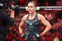 Живущая в США девушка-боец UFC рассказала о попытках уговорить мужа поехать в Россию