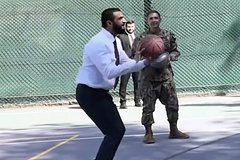 Генерал и адмирал США поиграли с сирийским президентом