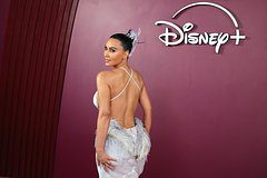 Ким Кардашьян призвала Disney подарить ей бриллиантовое колье за успехи ее реалити-шоу