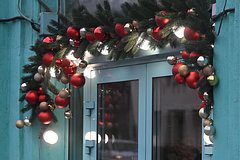 Москву начали украшать к Новому году