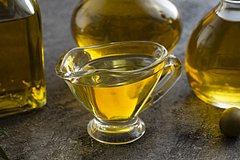 Почти в половине проверенного оливкового масла нашли фальсификации