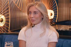 Порнозвезду Бонни Блю выселили из квартиры