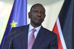 Президент Кении попросил Зеленского освободить кенийцев