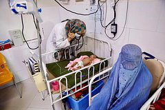 В Афганистане женщинам без паранджи запретили посещать больницы