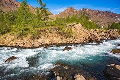 В России отец пятерых детей переправлялся через реку и исчез