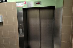 В украинском городе мобилизовали единственного мастера по лифтам