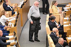 Вассерман перестал носить культовый жилет