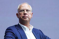 Зеленский ввел санкции против участвовавшего в переговорах Дмитриева