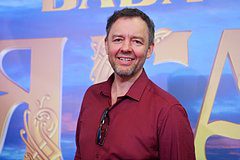 Звезда «Уральских пельменей» сравнил мат с костылем