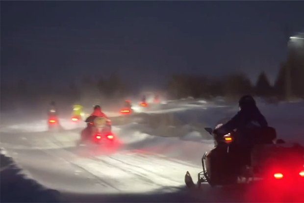 13 россиян пропали на снегоходах на горе в Пермском крае