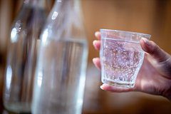 Чиновник подлил мочегонное сотням женщин на собеседовании