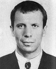 &laquo;Его людей считали самыми отмороженными&raquo;. Сильвестр стал главным криминальным авторитетом Москвы 1990-х. Кто взорвал его Mercedes?