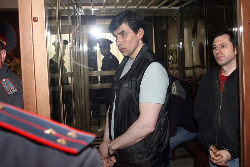 &laquo;Его людей считали самыми отмороженными&raquo;. Сильвестр стал главным криминальным авторитетом Москвы 1990-х. Кто взорвал его Mercedes?