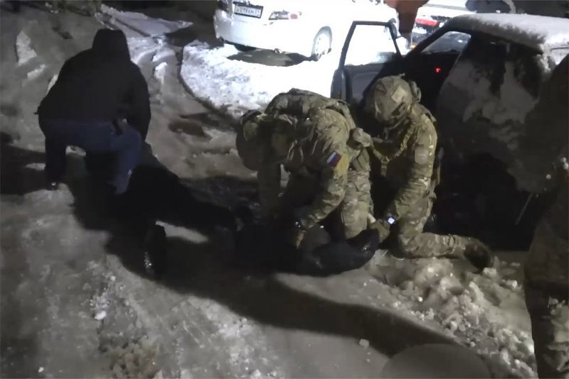 Иностранец готовил теракт в российской школе. Он заявил, что ему приказали «поджечь елку» коктейлями Молотова