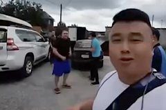 Иностранных блогеров выгнали с Урала за съемку контента о пьющих русских деревнях