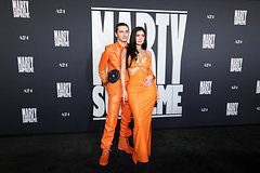 Кайли Дженнер и Тимоти Шаламе вышли в свет в парных нарядах после слухов о расставании