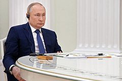 Кремль заявил о готовности Путина к диалогу с Макроном