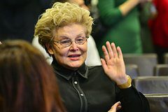 Малышева пошутила над принесшим презерватив в студию гостем