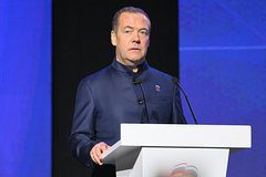 Медведев оценил идею создания альтернативы G7 без европейских стран