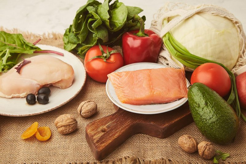 Метеоризм — непременный спутник новогоднего застолья для миллионов людей. Как его избежать?