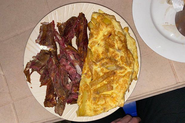 «Мне даже смотреть тошно». Какая еда шокирует российских туристов в США, Германии, Мексике и других странах?