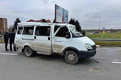 На въезде в столицу региона России перевернулся автобус со школьниками