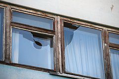 Обломки БПЛА упали на жилой дом в российском городе