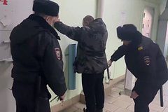 Пачки денег нашлись на дне цветочного горшка в российском регионе