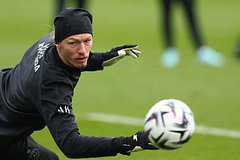 Получивший травму Сафонов обратился к болельщикам