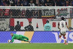 Сафонов отразил четыре пенальти и принес титул ПСЖ