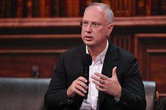 Сикорский обвинил Маска и Дмитриева в желании раздела Европы