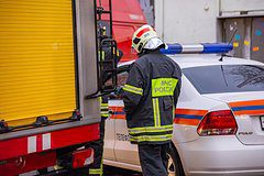 Сотрудник ГАИ устроил пожар на служебной парковке при попытке слить бензин