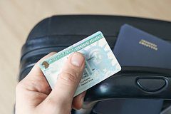 США приостановили программу розыгрыша грин-карт