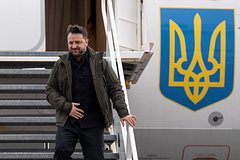 Стало известно о полученном Зеленским в неподходящий момент ударе